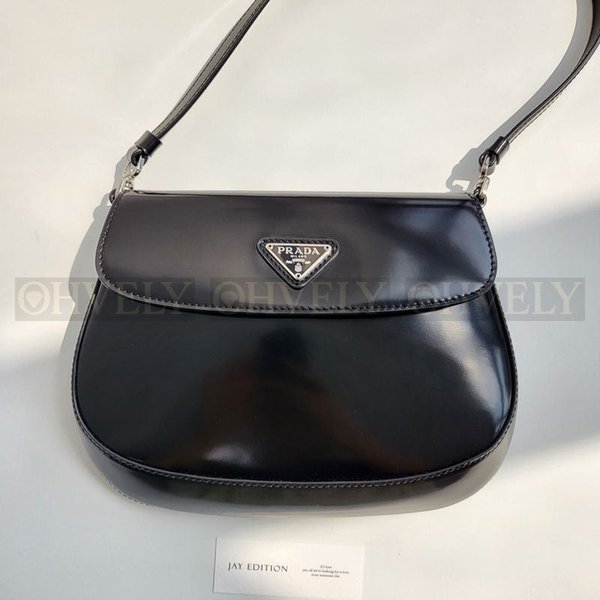 프라다 클레오 브러시드 플랩 숄더백