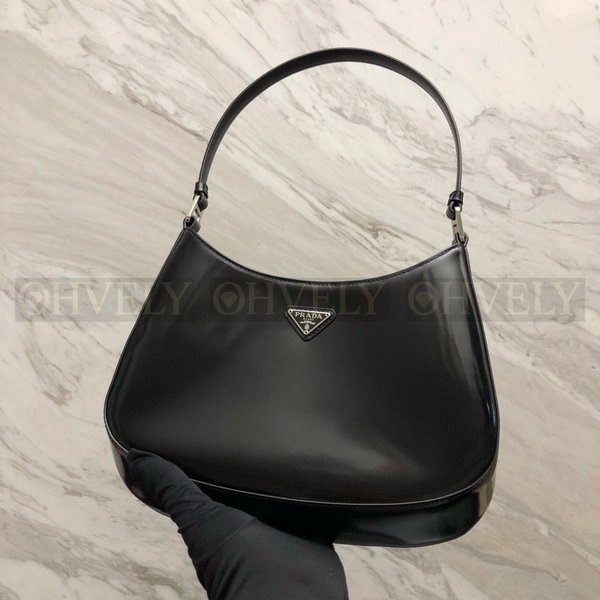 프라다 클레오 브러시드 레더 숄더백