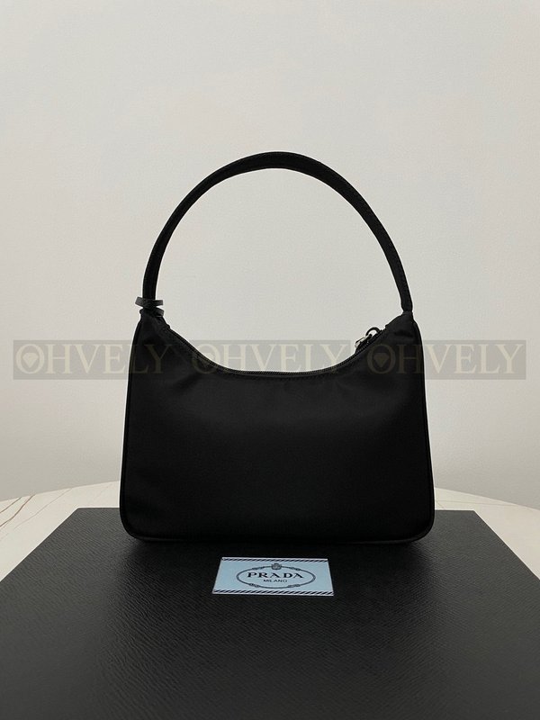 프라다 리에디션 리나일론 호보백