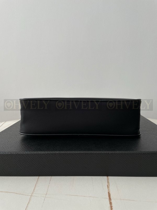 프라다 리에디션 리나일론 호보백 사피아노 핸들