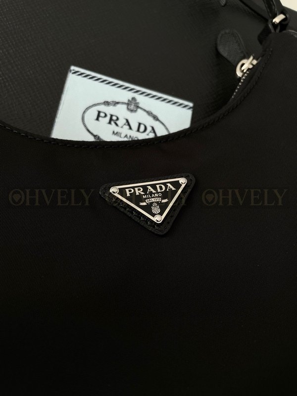 프라다 리에디션 리나일론 호보백 사피아노 핸들