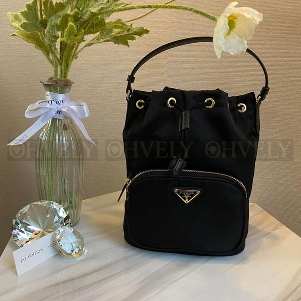 프라다 나일론 버킷백