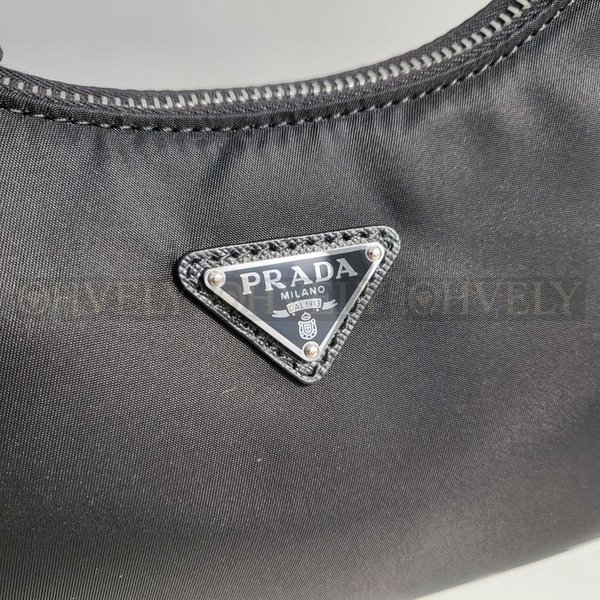 프라다 테수토 체인 호보백