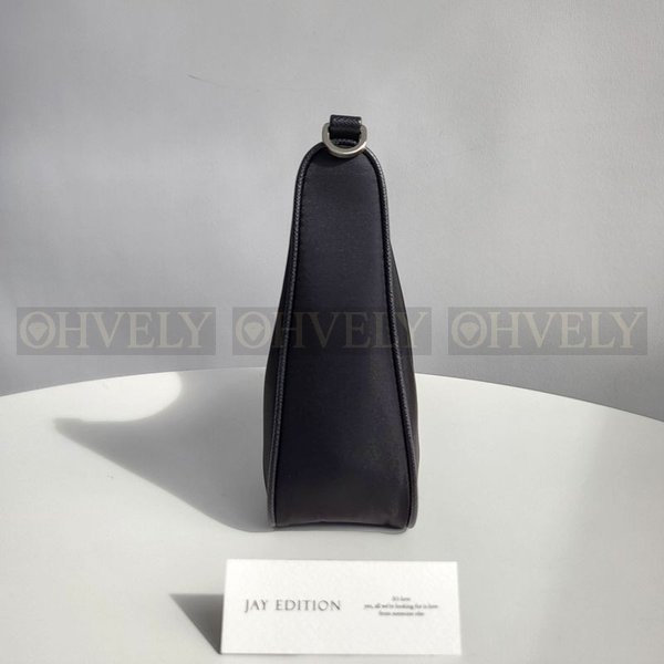 프라다 테수토 체인 호보백