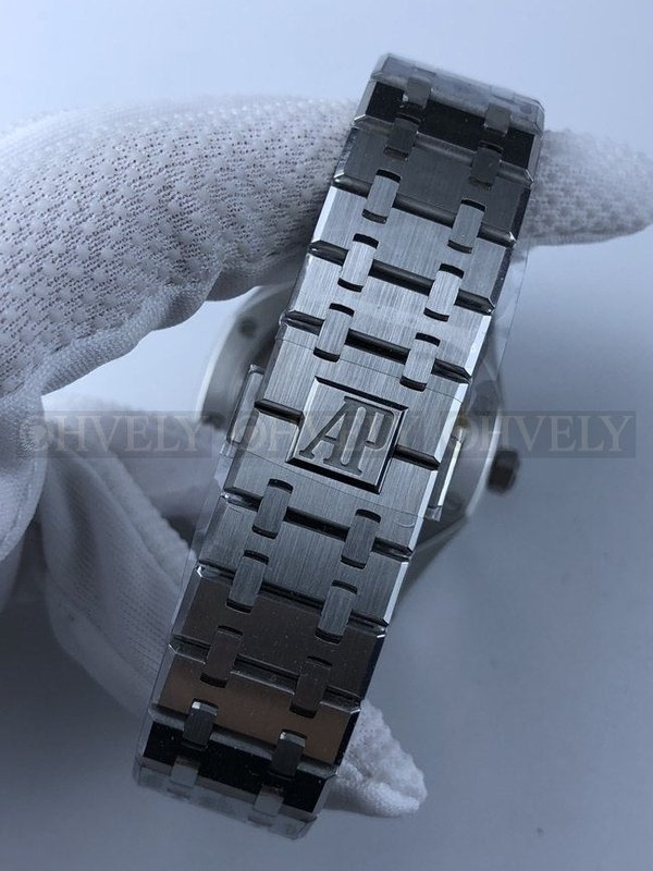 오데마피게 로얄오크 15500 스틸 화이트 다이얼