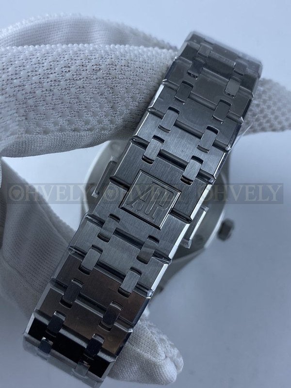 오데마피게 로얄오크 15500 스틸 블루 다이얼