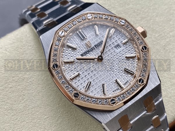 오데마피게 로얄오크 67651 흰판 로즈골드 콤비 다이아세팅 (33mm,쿼츠)