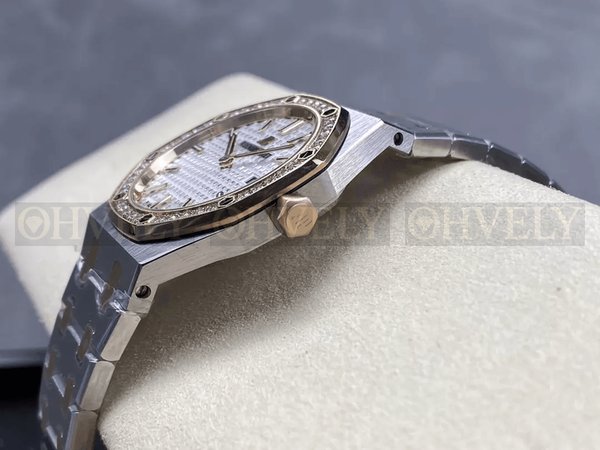 오데마피게 로얄오크 67651 흰판 로즈골드 콤비 다이아세팅 (33mm,쿼츠)