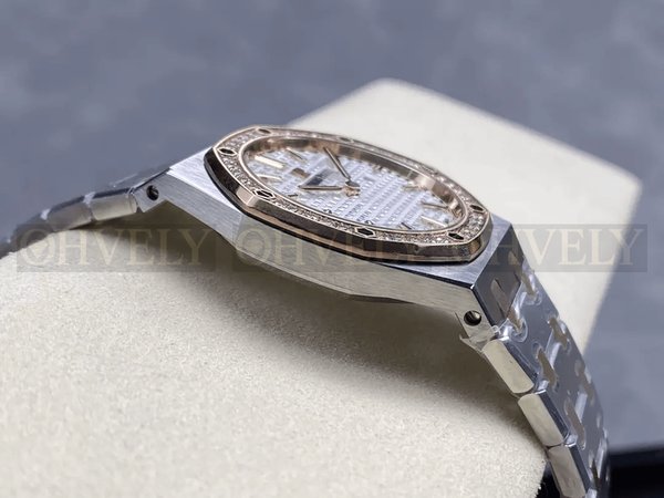 오데마피게 로얄오크 67651 흰판 로즈골드 콤비 다이아세팅 (33mm,쿼츠)