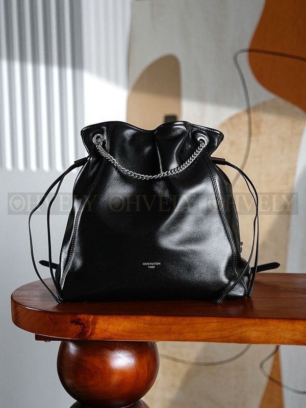 루이비통 오프 듀티 (Off Duty) 백팩 바이브 MM