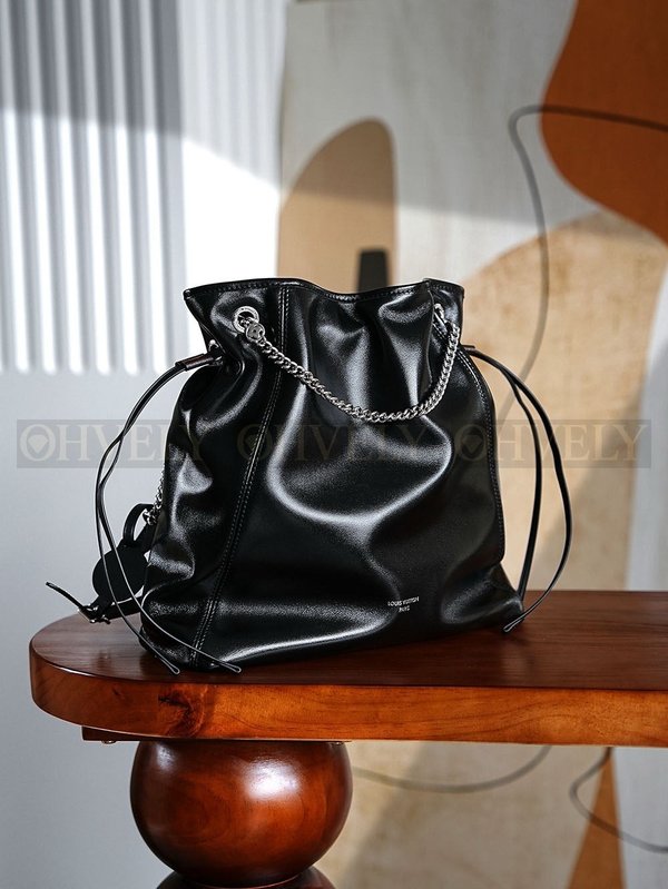 루이비통 오프 듀티 (Off Duty) 백팩 바이브 MM