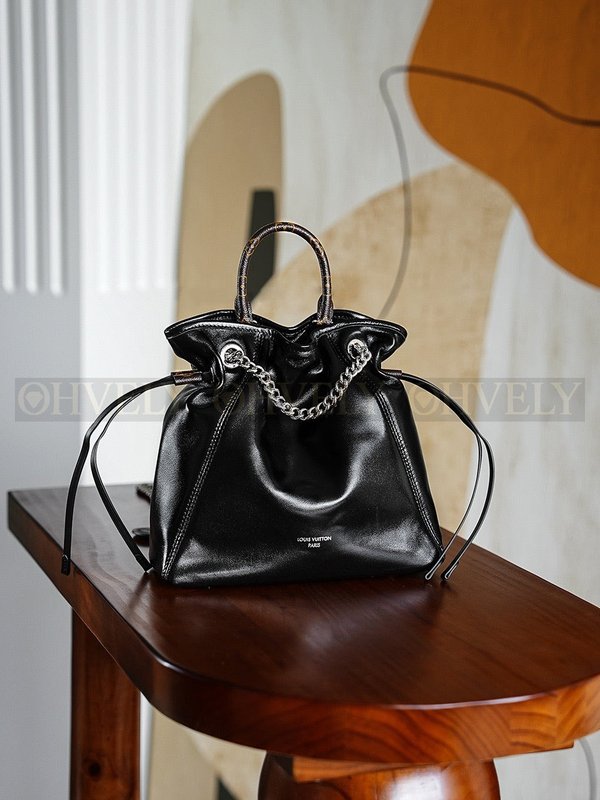 루이비통 오프 듀티 (Off Duty) 백팩 바이브