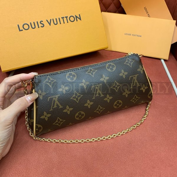 루이비통 포쉐트 에바