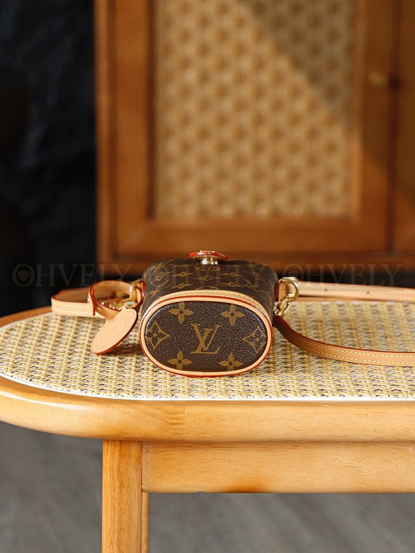 루이비통 폴드미 폰홀더 파우치