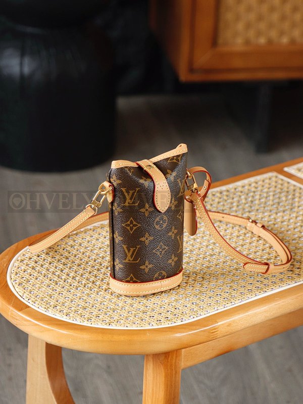 루이비통 폴드미 폰홀더 파우치