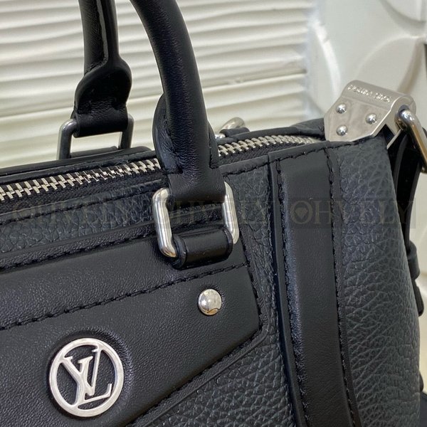 루이비통 나노 LV 바이커