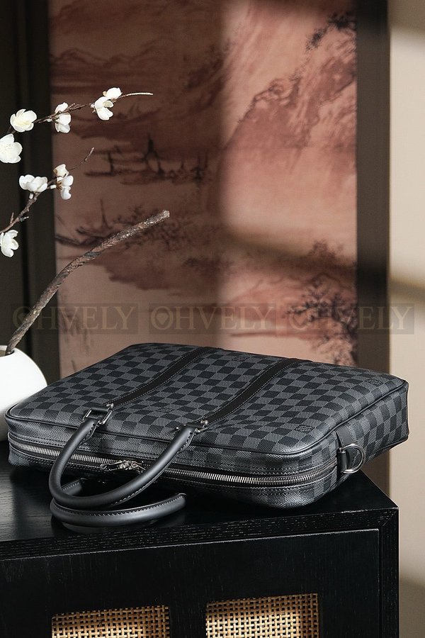 루이비통 포르테 도큐먼트 보야주 토트 숄더백