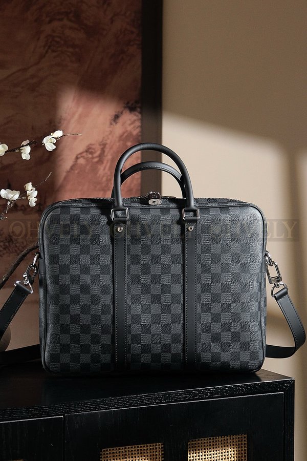 루이비통 포르테 도큐먼트 보야주 토트 숄더백