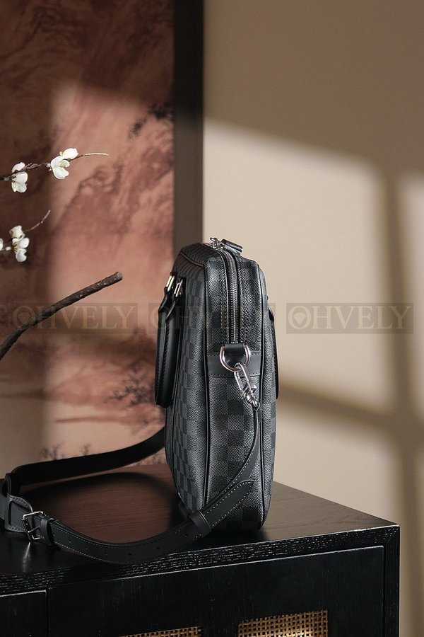 루이비통 포르테 도큐먼트 보야주 토트 숄더백