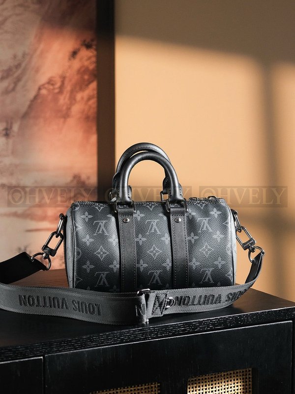 루이비통 키폴 반둘리에 이클립스 25