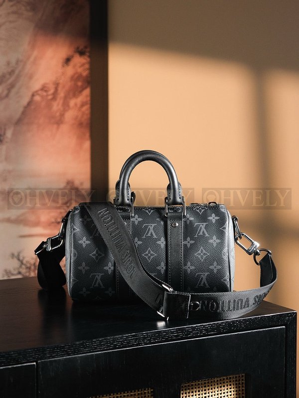 루이비통 키폴 반둘리에 이클립스 25