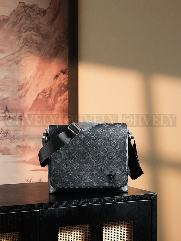 루이비통 이클립스 디스트릭트 PM