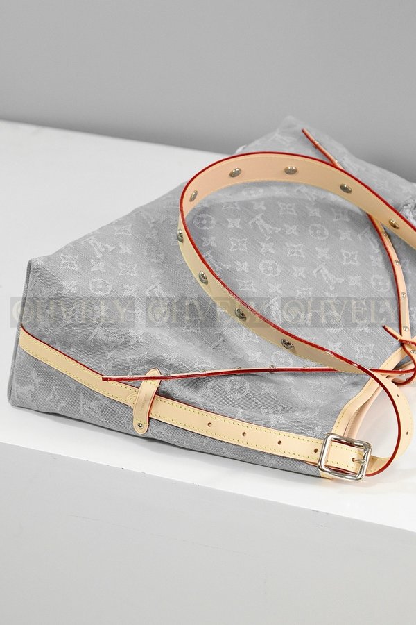 루이비통 워시드 그레이 캐리올 MM