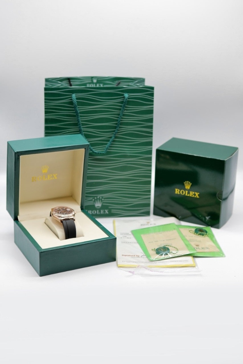 롤렉스 스카이드웰러 러버밴드