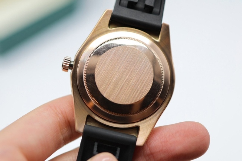 롤렉스 스카이드웰러 러버밴드