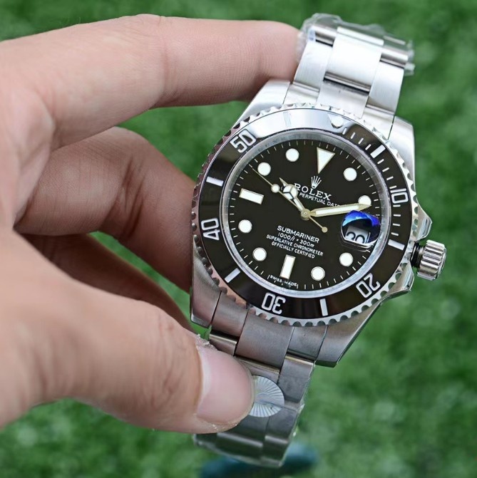 롤렉스 서브마리너 블랙 다이얼 - 풀박스 (극소량 입고)