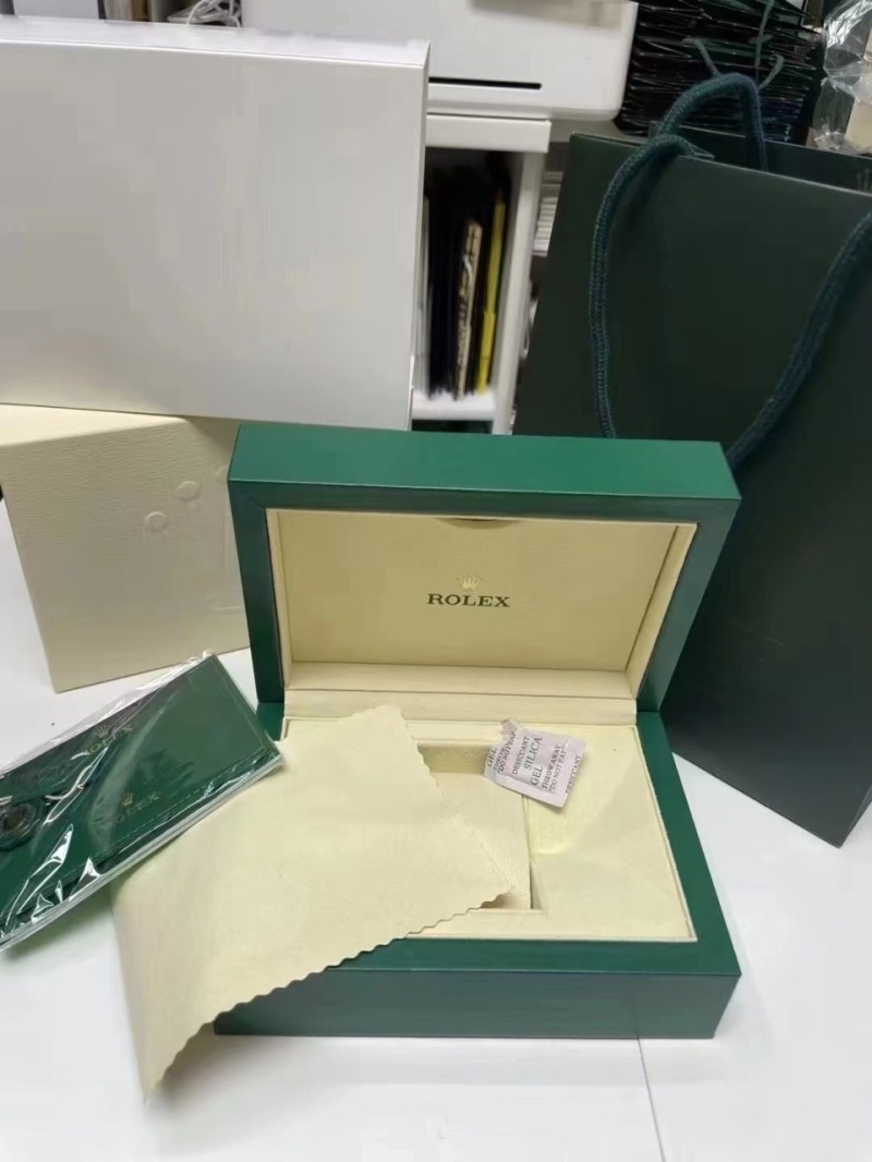 롤렉스 서브마리너 블랙 다이얼 - 풀박스 (극소량 입고)