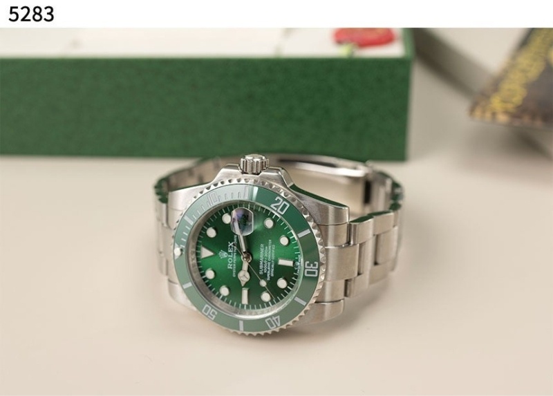 롤렉스 서브마리너 데이트 그린 오이스터