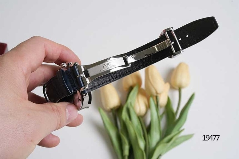 IWC 포르투기저 크로노그래프 레더 스트랩 워치