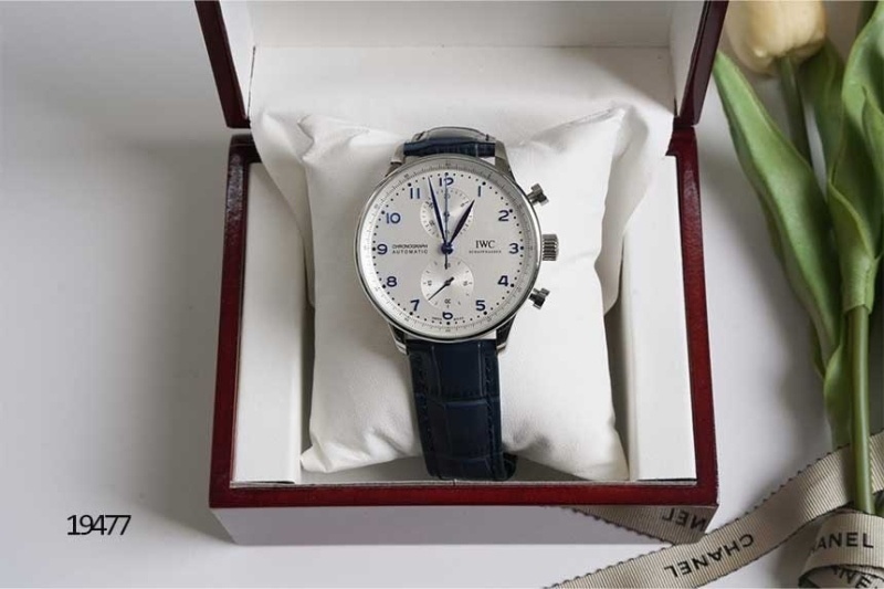 IWC 포르투기저 크로노그래프 레더 스트랩 워치