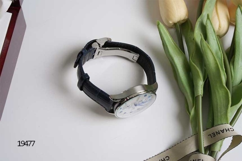 IWC 포르투기저 크로노그래프 레더 스트랩 워치