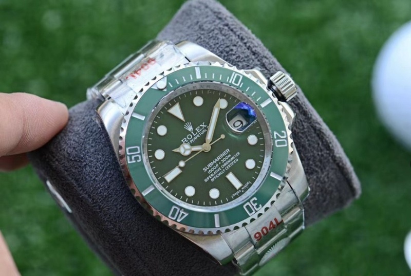 롤렉스 서브마리너 그린다이얼 - 풀박스 (극소량 입고)