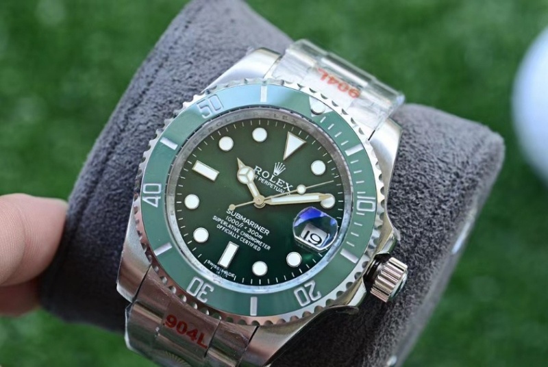 롤렉스 서브마리너 그린다이얼 - 풀박스 (극소량 입고)