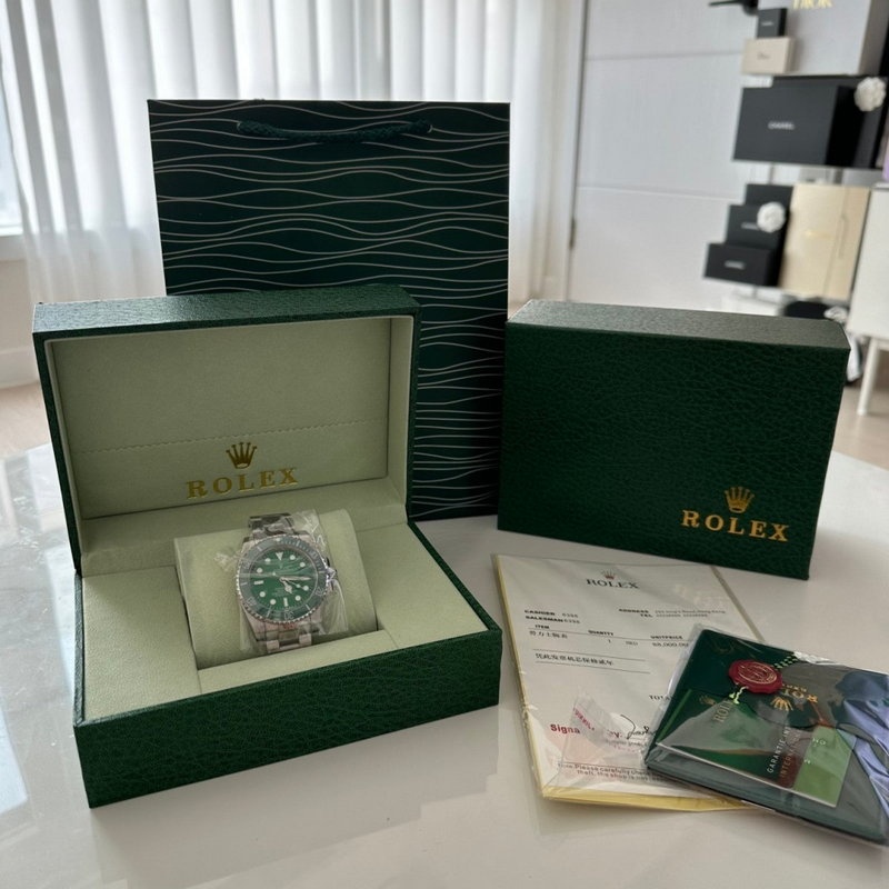 롤렉스 서브마리너 그린다이얼 - 풀박스 (극소량 입고)