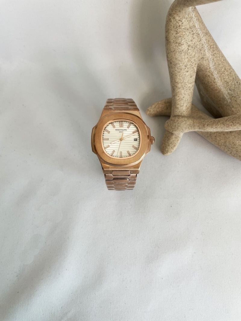 파텍필립 노틸러스 5711 골드화이트 다이얼 시계