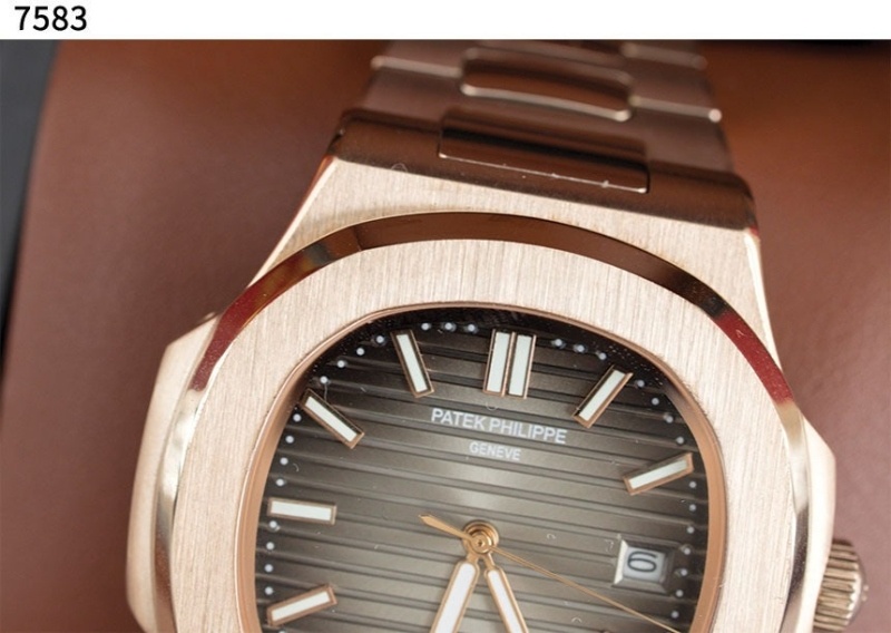 파텍필립 수입고급 노틸러스 로즈골드 금통