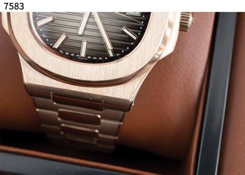 파텍필립 수입고급 노틸러스 로즈골드 금통