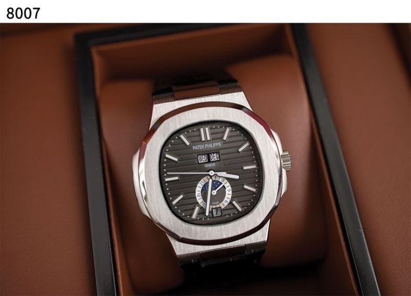 파텍필립 노틸러스 애뉴얼 캘린더