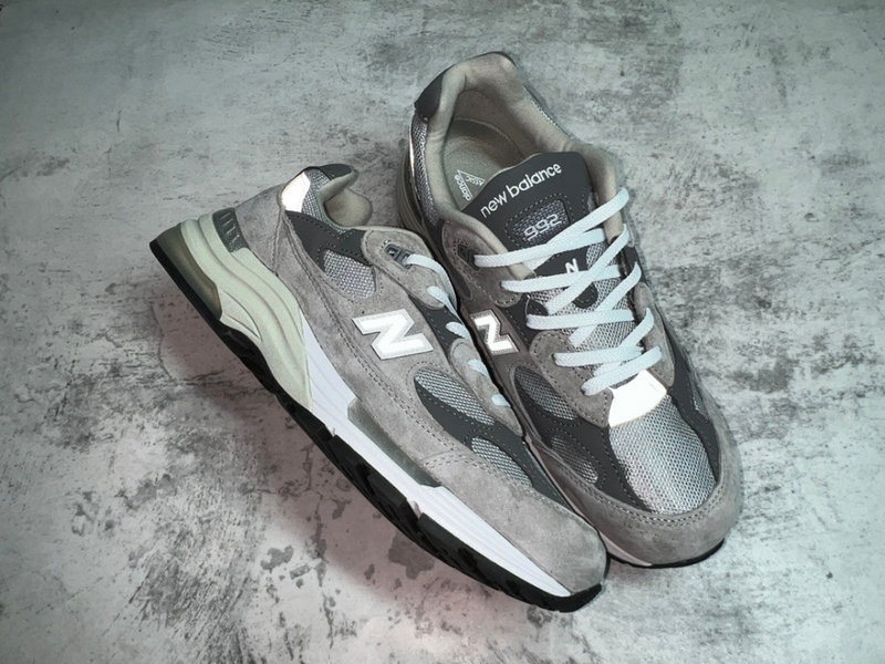 뉴발란스 992 메이드 인 USA 그레이 - D 스탠다드