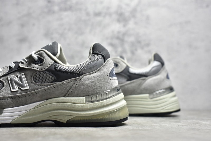 뉴발란스 992 메이드 인 USA 그레이 - D 스탠다드