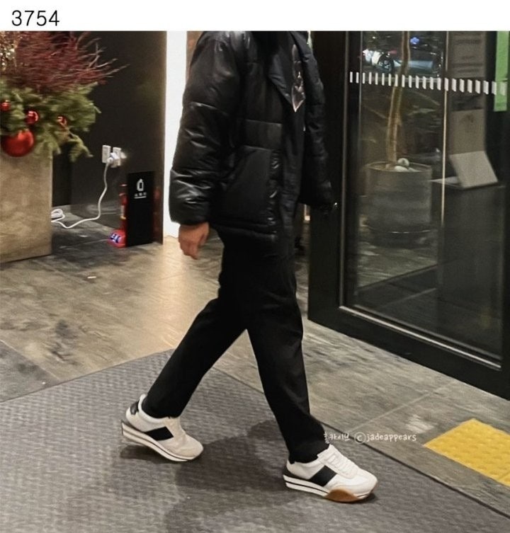 톰포드 제임스 스니커즈 - 화이트네이비