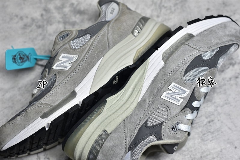 뉴발란스 992 메이드 인 USA 그레이 - D 스탠다드