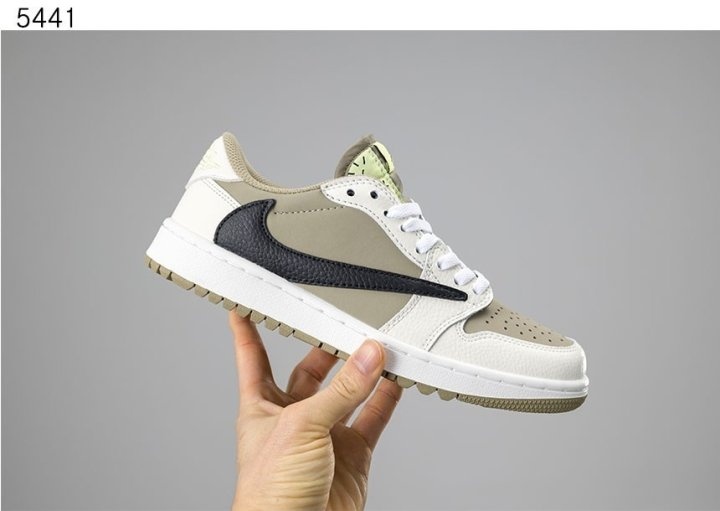 나이키 x 트래비스 스캇 에어조던1 로우 - 올리브