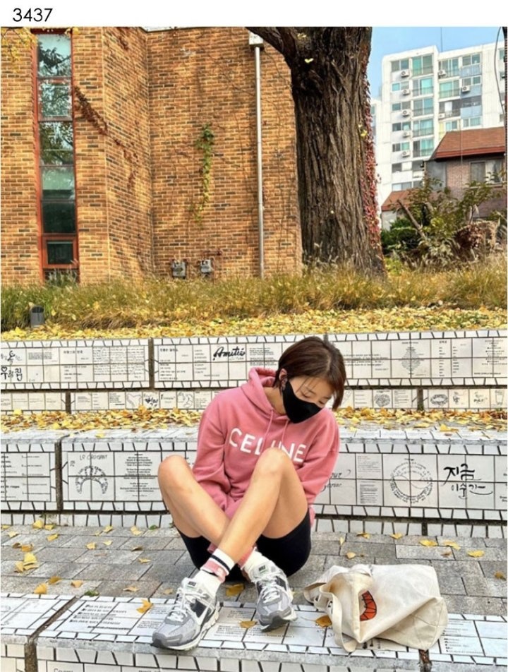 나이키 줌 보메로5 스니커즈