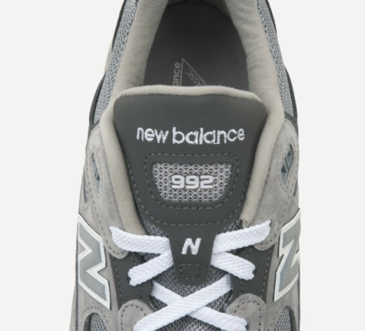 뉴발란스 992 스니커즈 - 그레이