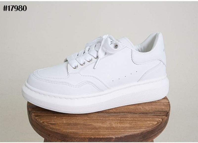 맥퀸 오버사이즈드 스니커즈 화이트